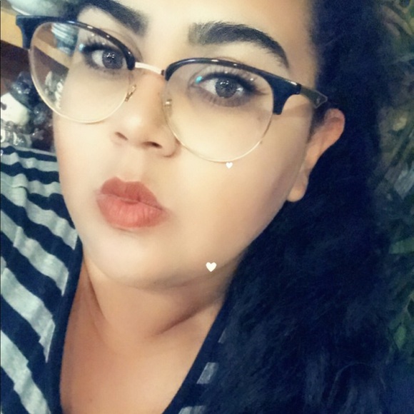 Meet your Posher, Celynee - Picture 3 of 13